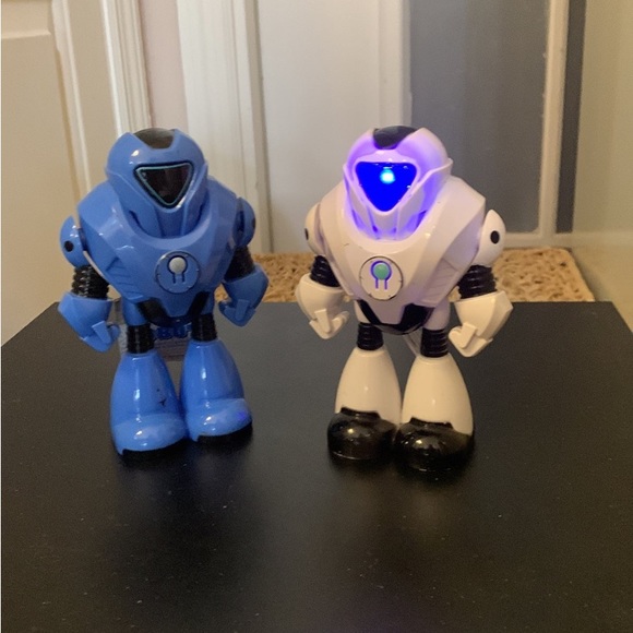White and Blue Space Robots. “Spark your child’s imagination and love of outer” - Picture 1 of 7
